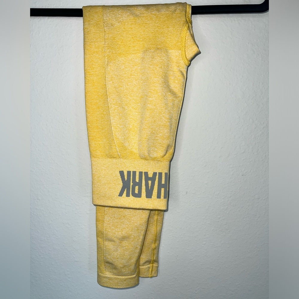 063. NWOT Gymshark Yellow Leggings - Size Small